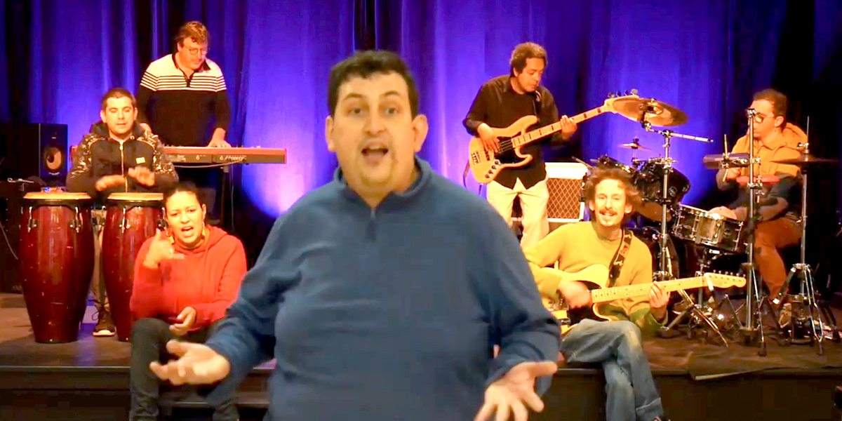 Les musiciens enrichissent leur répertoire de reprises